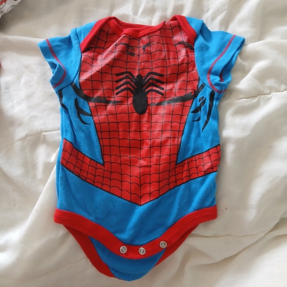 4pc  Bundle Marvel Superhero Onesies 0-3mos - Picture 3 of 7
